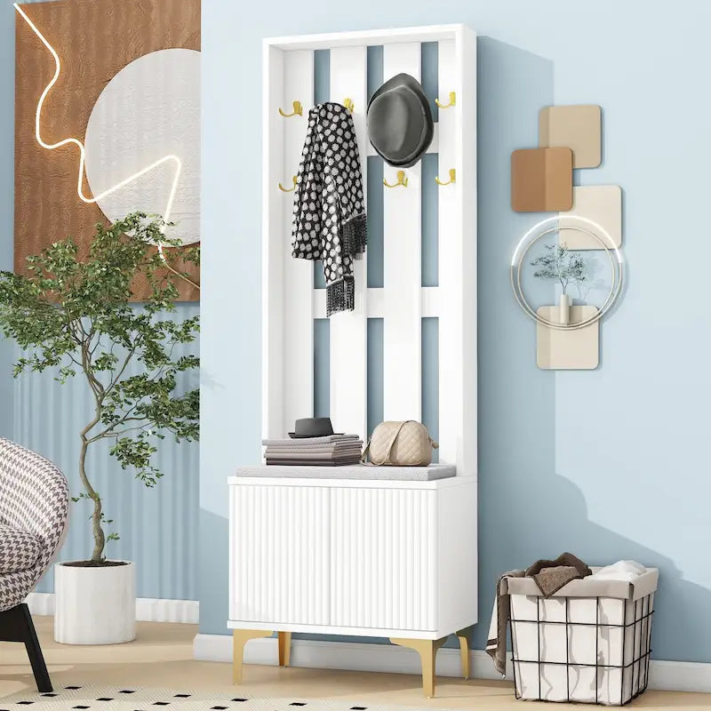 Meuble d'entrée 4 en 1 avec coussin, porte-manteau avec 8 crochets et pieds dorés, banc d'entrée avec étagères réglables et portes cannelées