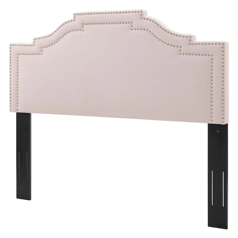 Tête de lit capitonnée en velours rose paradis, format King/California King, avec garniture cloutée