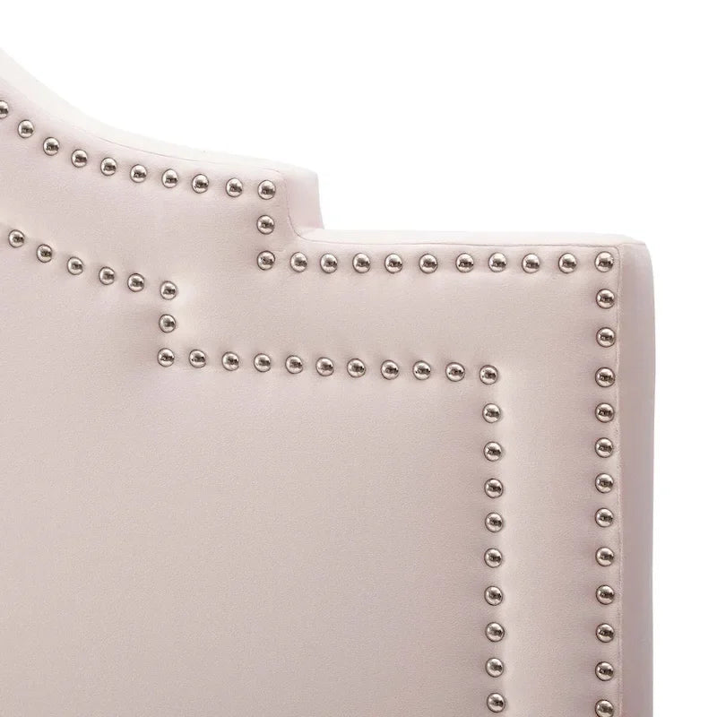 Tête de lit capitonnée en velours rose paradis, format King/California King, avec garniture cloutée