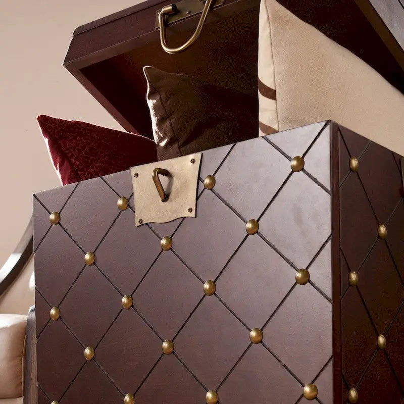 Coffre de table d'appoint Liatris Nailhead Espresso de SEI Furniture