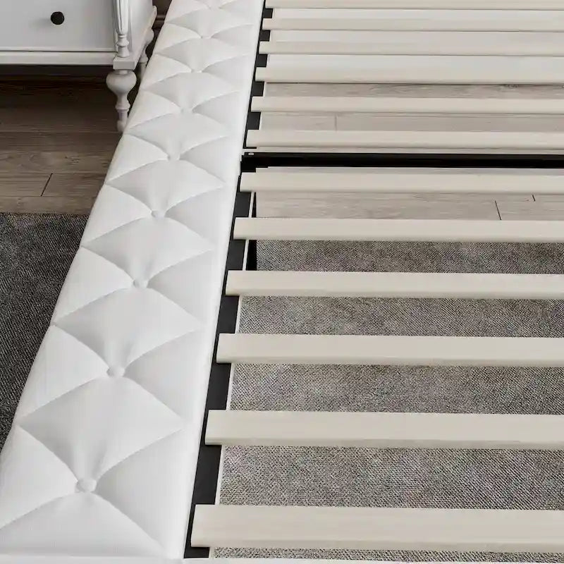 Cadre de lit design Queen/King avec éclairage d'ambiance LED et revêtement en cuir PU