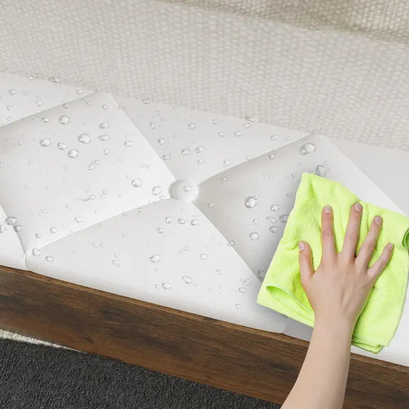 Cadre de lit design Queen/King avec éclairage d'ambiance LED et revêtement en cuir PU