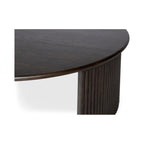 Table basse ovale Pence de NADAAL STUDIOS, petite, marron foncé