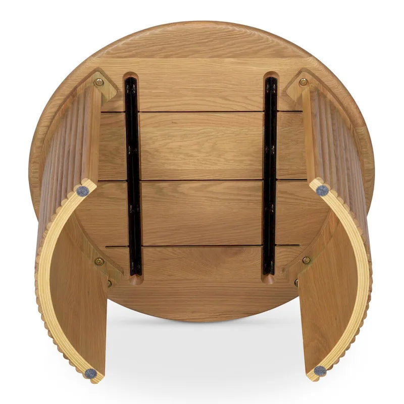 Table basse ovale Pence de NADAAL STUDIOS, petite, marron foncé